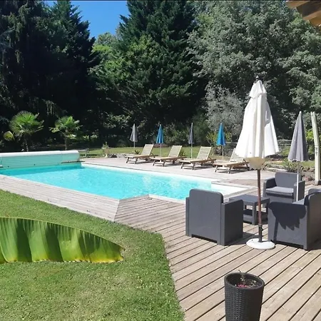 - 5 Holiday home *